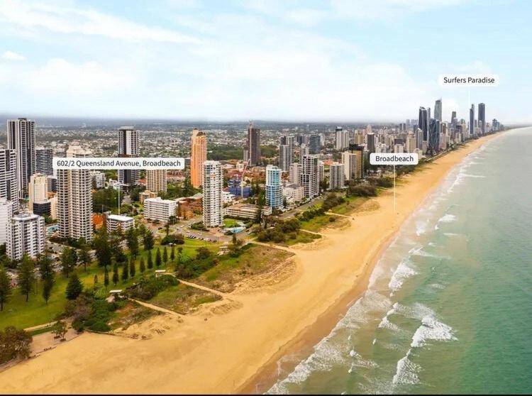 Blue Palms By The Beach Apartment Gold Coast Exterior photo