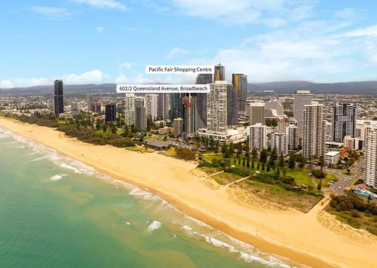 Blue Palms By The Beach Apartment Gold Coast Exterior photo