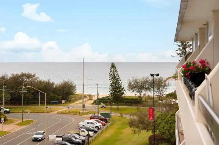 Blue Palms By The Beach Apartment Gold Coast Exterior photo